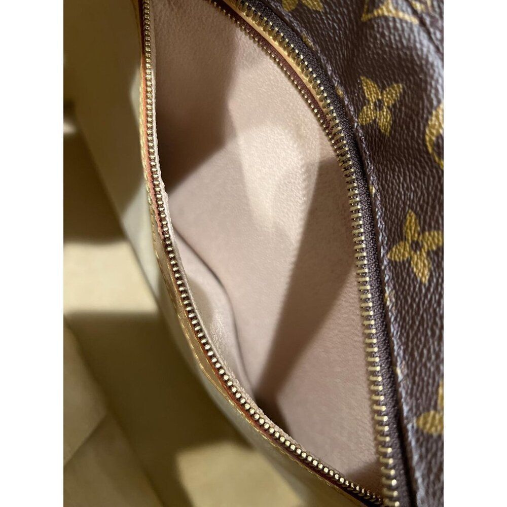 LOUIS VUITTON Luco Brown Monogram LV Logo Canvas Zip Closure Tote - Picture 15 of 16